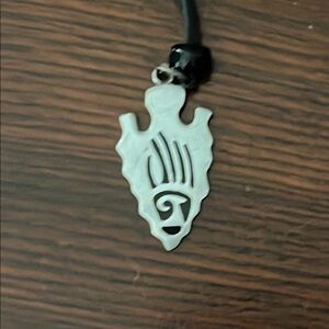 NWT Native Art Silver Arrowhead Necklace